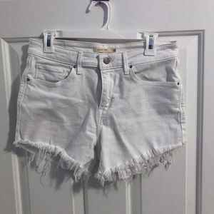 Levi Cut-Off Shorts